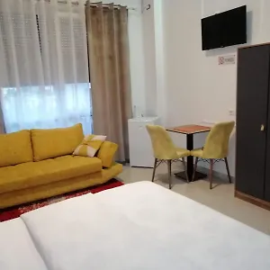 Couette-café Isabel, Tirana
